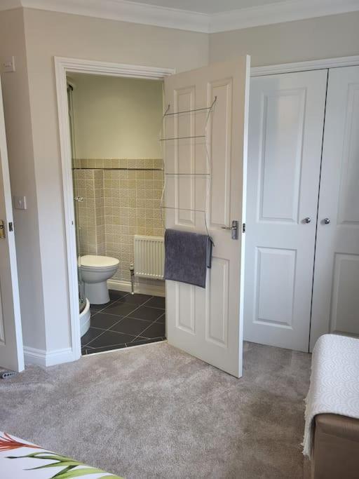 Unique And Stylish 3 Bedroom Townhouse *