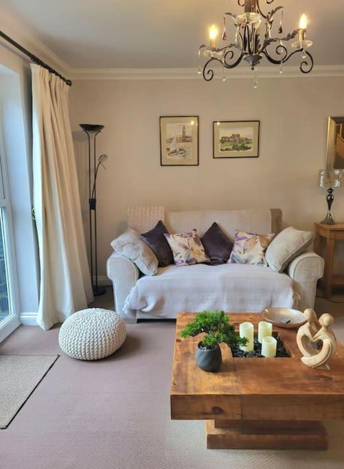 Unique And Stylish 3 Bedroom Townhouse Villa *