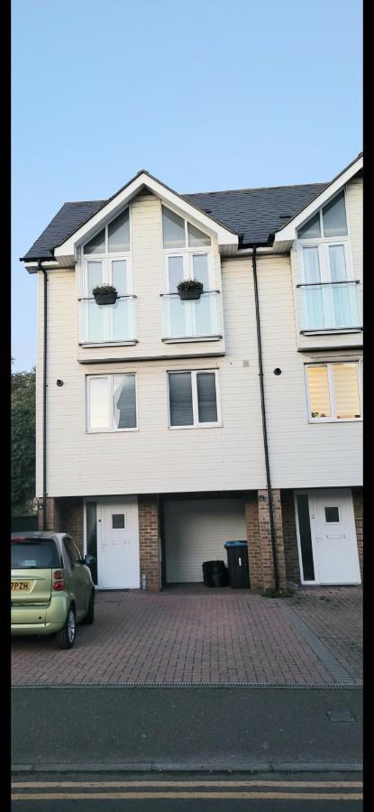 Villa Unique And Stylish 3 Bedroom Townhouse